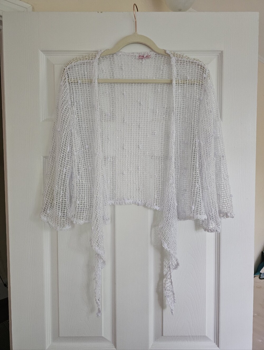 Pretty Woman Lightweight Crochet Front Tie Shrug Size Small White